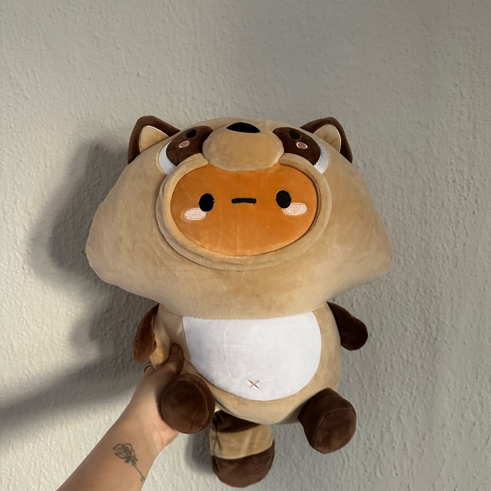 EUC Smoko Raccoon Tayto Mochi Plush